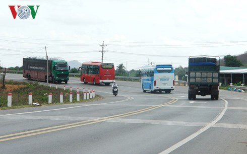 Cung đường tử thần ở Bình Thuận. (30/5/2016)